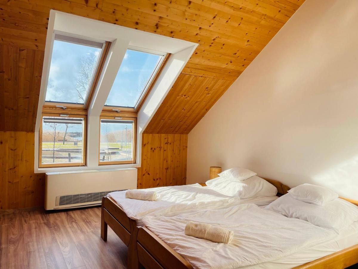 Fisher'S Deluxe Apartments Balatonfured Exterior photo